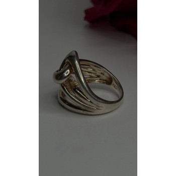 Unique Design 925 Sterling Silver Ring Size 7