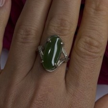 925 Sterling Silver Green Jade Ring Size 8