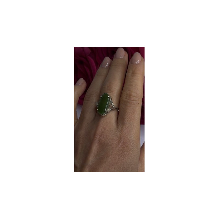 925 Sterling Silver Green Jade Ring Size 8