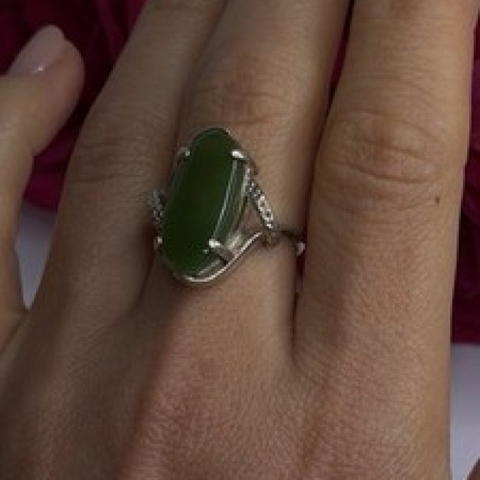 925 Sterling Silver Green Jade Ring Size 8