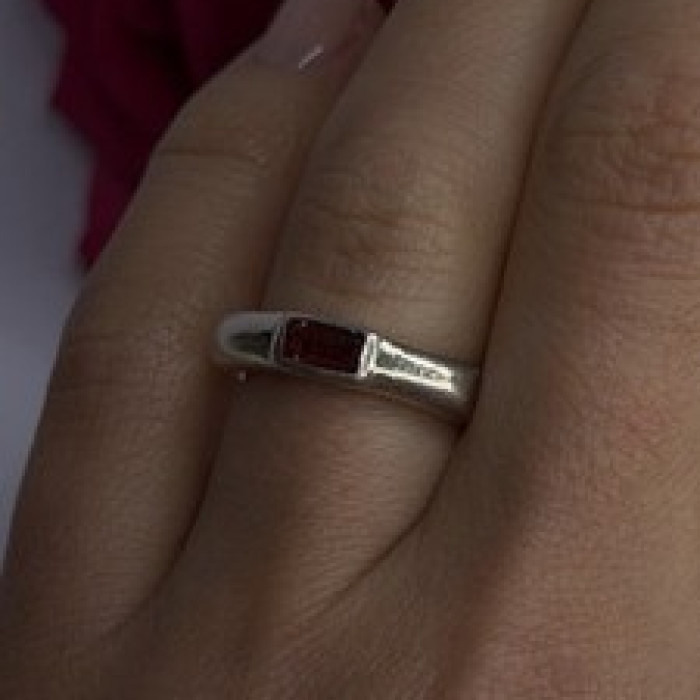925 Sterling Silver Signet-Style Red Garnet Ring Size 6