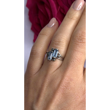925 Sterling Silver Topaz & Marcasite Ring Size 7
