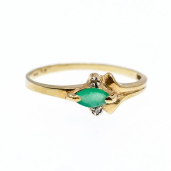 10K Yellow Gold Emerald & Diamonds Ring Size 6.75