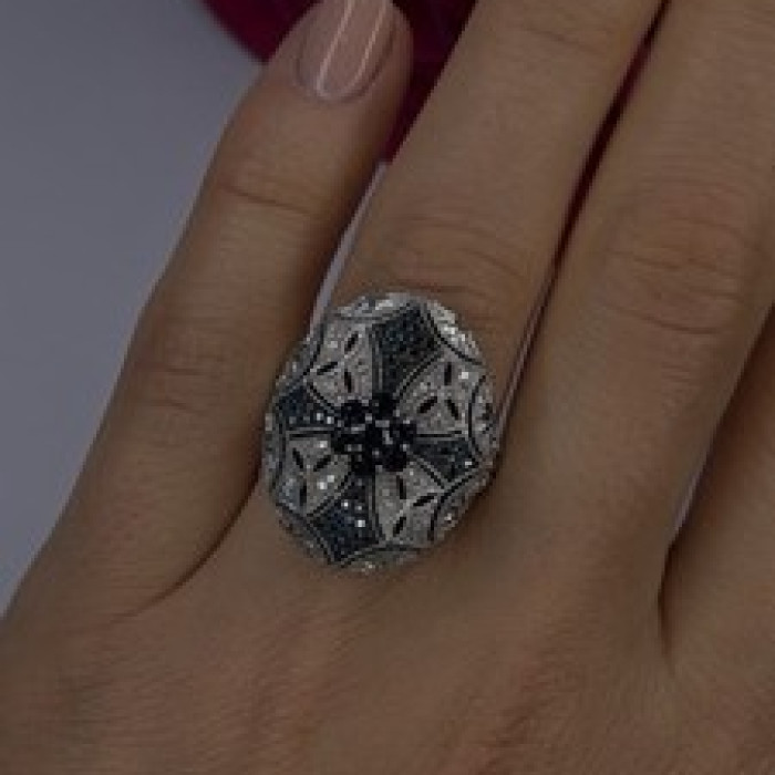 Elegant 925 Sterling Silver Spinel Stones Ring Size 8