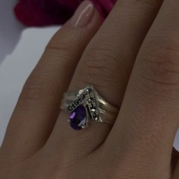 Vintage 925 Sterling Silver Amethyst & Marcasite Ring Size 7.5
