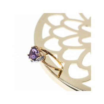 10K YELLOW GOLD  AMETHYST & DIAMOND RING SIZE 7.25