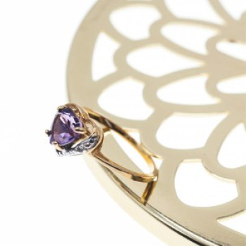10K Yellow Gold Amethyst & Diamond Ring Size 7.25