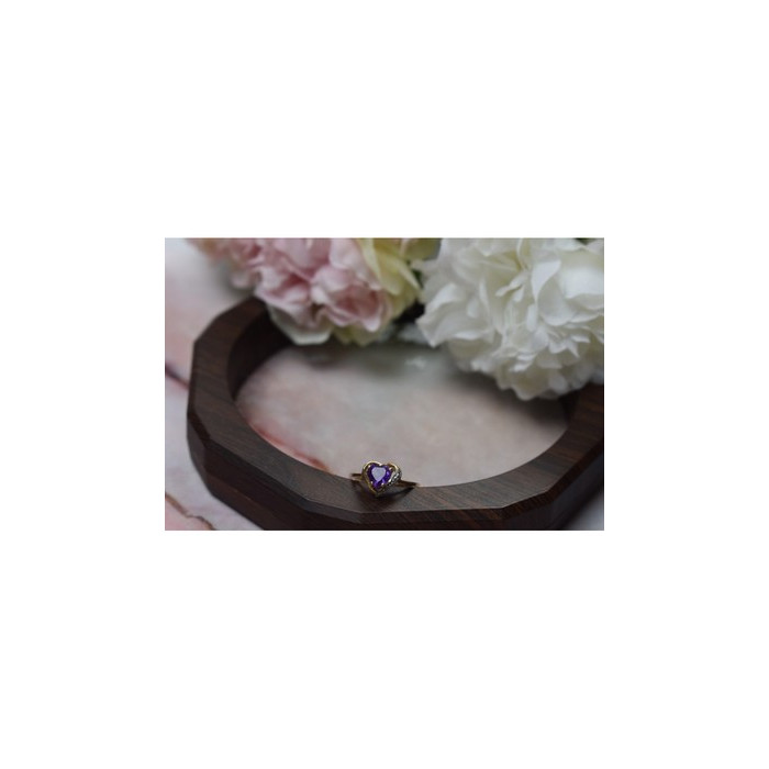 10K YELLOW GOLD  AMETHYST & DIAMOND RING SIZE 7.25
