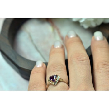10K YELLOW GOLD  AMETHYST & DIAMOND RING SIZE 7.25