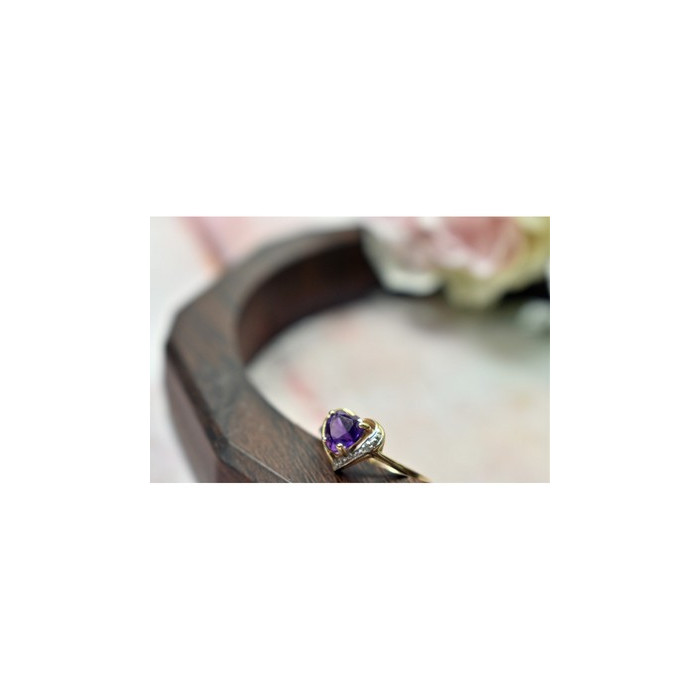 10K YELLOW GOLD  AMETHYST & DIAMOND RING SIZE 7.25