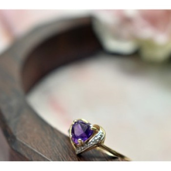 10K Yellow Gold Amethyst & Diamond Ring Size 7.25