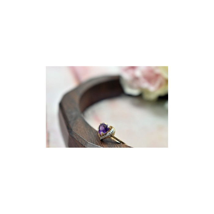 10K YELLOW GOLD  AMETHYST & DIAMOND RING SIZE 7.25