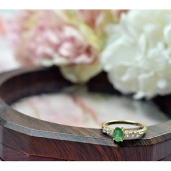 10K Yellow Gold Emerald & Colorless Spinel Ring Size 6.25