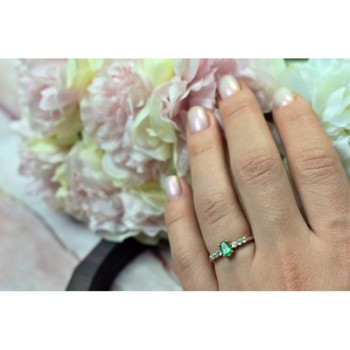 10K YELLOW GOLD EMERALD & COLORLESS SPINEL  RING SIZE 6.25
