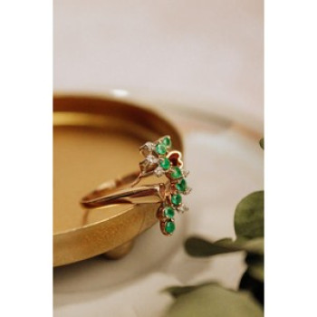 14K Yellow Gold Emerald & Diamonds Ring Size 8