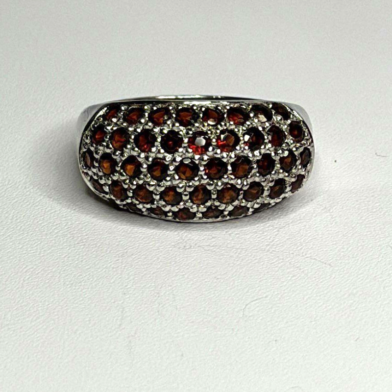 Beautiful 925 Sterling Silver Red Garnet Ring Size 7.5