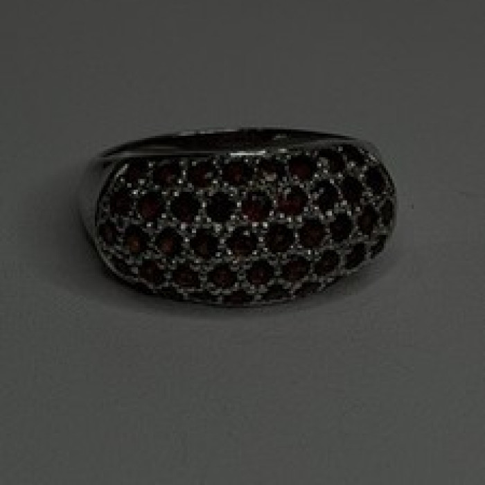 Beautiful 925 Sterling Silver Red Garnet Ring Size 7.5