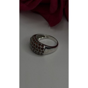 Beautiful 925 Sterling Silver Red Garnet Ring Size 7.5