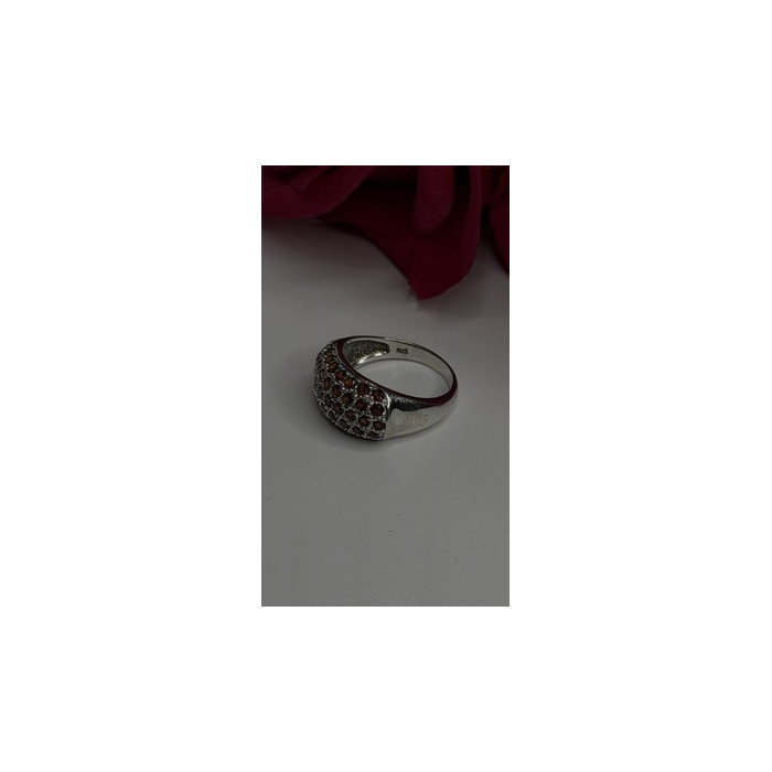 Beautiful 925 Sterling Silver Red Garnet Ring Size 7.5