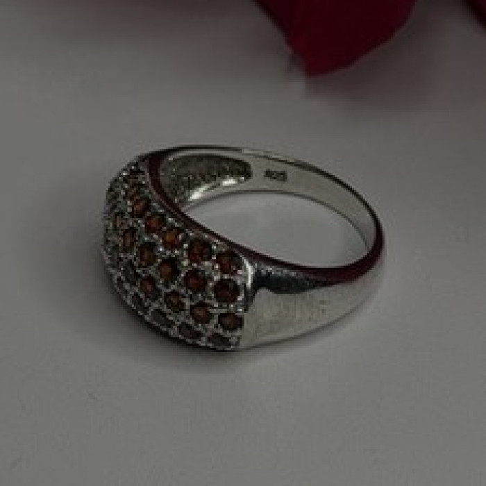 Beautiful 925 Sterling Silver Red Garnet Ring Size 7.5