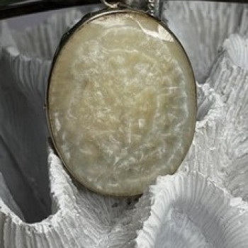925 Sterling Silver Mother of Pearl Tree of Life Pendant