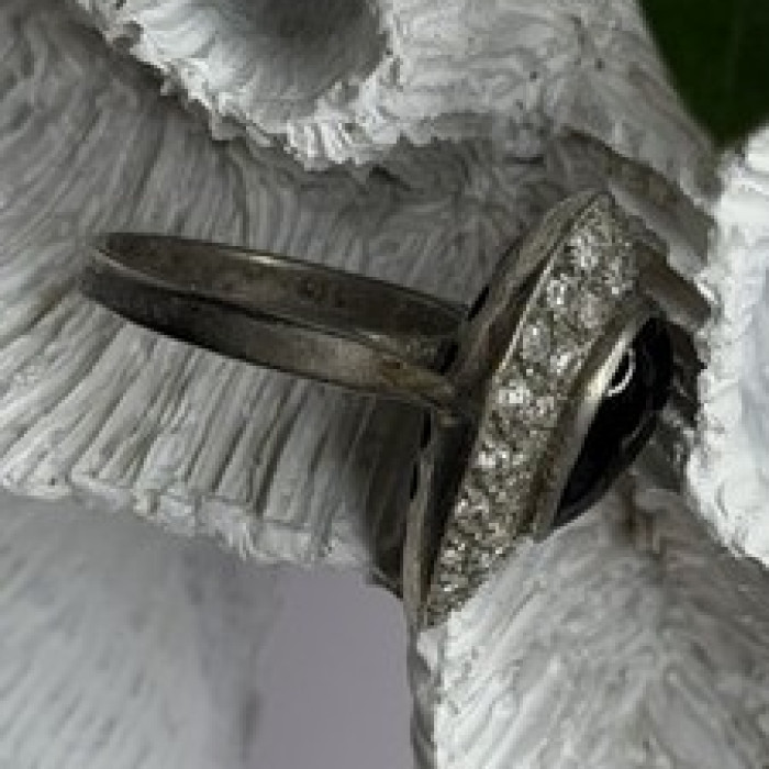 Vintage 925 Sterling Silver Black Onyx & Clear Topaz Stones Ring Size 7.5
