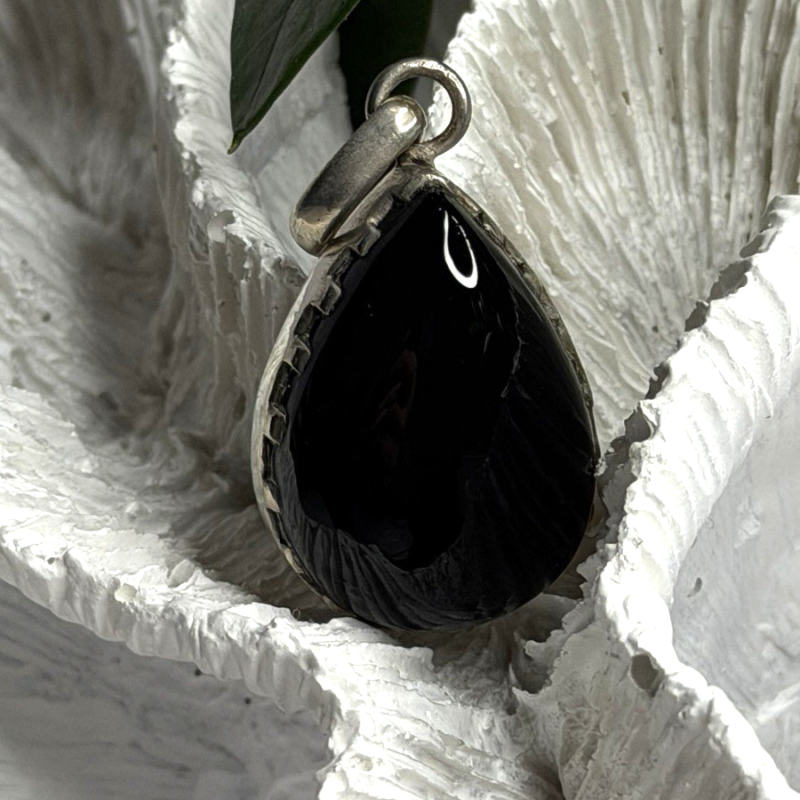 Vintage Teardrop 925 Sterling Silver Black Onyx Pendant
