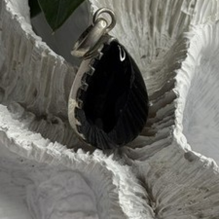 Vintage Teardrop 925 Sterling Silver Black Onyx Pendant