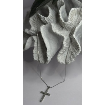 925 Sterling Silver Diamonds Cross Necklace