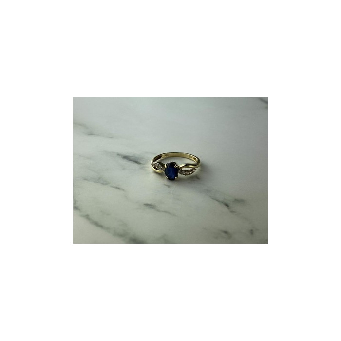 10K YELLOW GOLD BLUE & WHITE SAPPHIRE RING SIZE 6.75