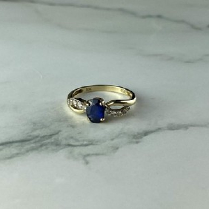 10K Yellow Gold Blue & White Sapphire Ring Size 6.75