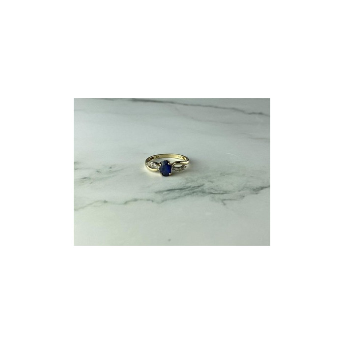 10K YELLOW GOLD BLUE & WHITE SAPPHIRE RING SIZE 6.75