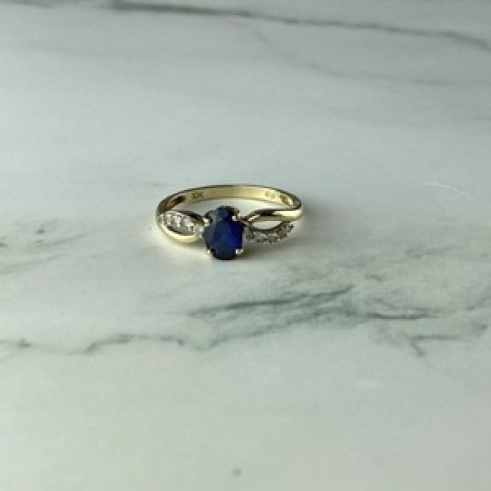 10K Yellow Gold Blue & White Sapphire Ring Size 6.75