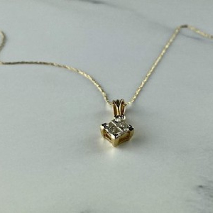 10/14 Yellow Gold White Sapphire Chain With Pendant