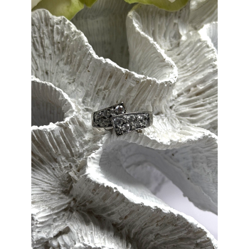 Vintage 925 Sterling Silver Clear Topaz Crossover Ring Size 9