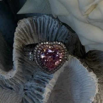 Romantic 925 Sterling Silver Pink Heart Topaz Ring Size 9
