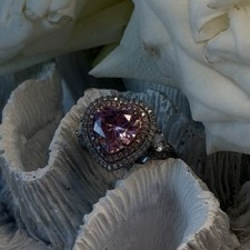 Romantic 925 Sterling Silver Pink Heart Topaz Ring Size 9