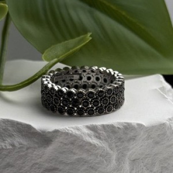 Vintage 925 Sterling Silver Black Spinel Band Ring Size 9