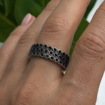 Vintage 925 Sterling Silver Black Spinel Band Ring Size 9