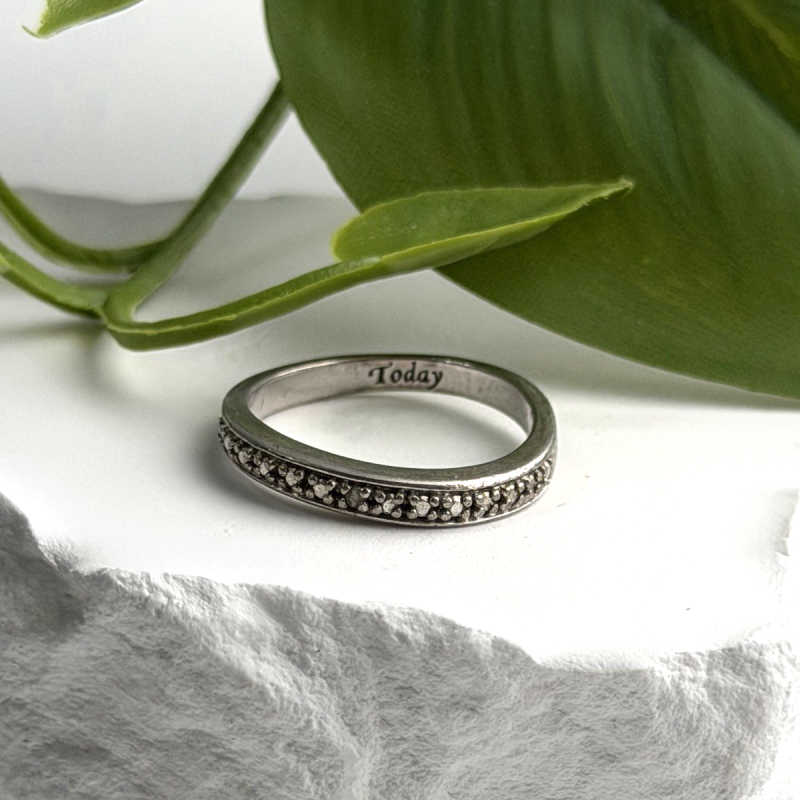 Today Vintage 925 Sterling Silver Diamond Accent Ring Size 7