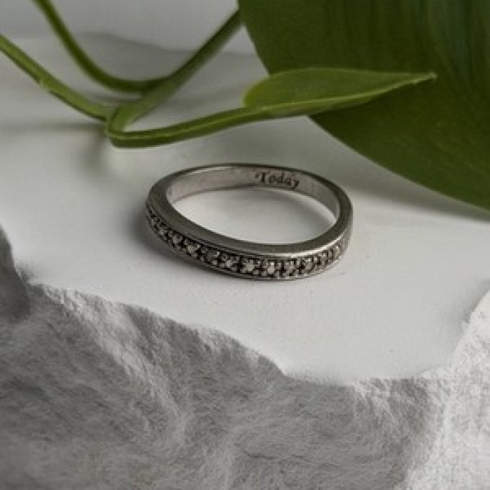 Today Vintage 925 Sterling Silver Diamond Accent Ring Size 7
