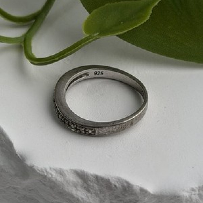 Today Vintage 925 Sterling Silver Diamond Accent Ring Size 7