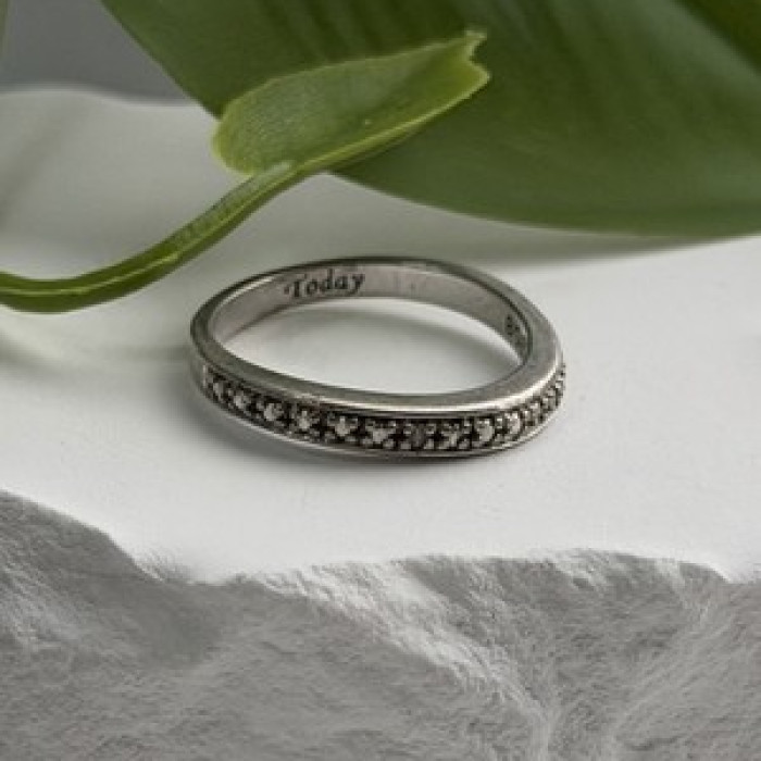 Today Vintage 925 Sterling Silver Diamond Accent Ring Size 7