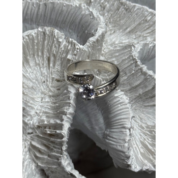 925 Sterling Silver CZ Ring Size 6.5