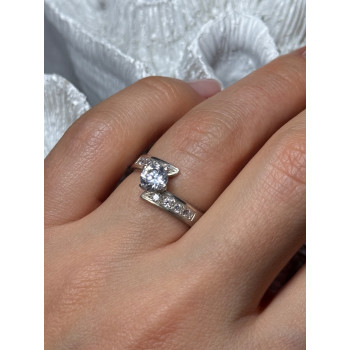 925 Sterling Silver CZ Ring Size 6.5