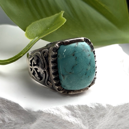 Artisan Style Vintage 925 Sterling Silver Turquoise Ring Size 5.5
