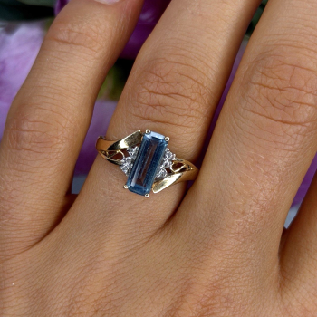 Elegant 10K Yellow Gold Blue Topaz & Diamond Ring Size 7
