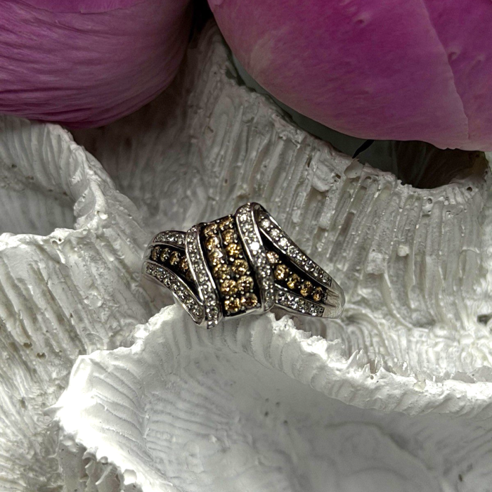 10K White Gold Chocolate Brown & White Diamonds Ring Size 7