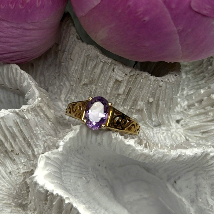 10K Yellow Gold Amethyst Filigree Design Ring Size 7.5