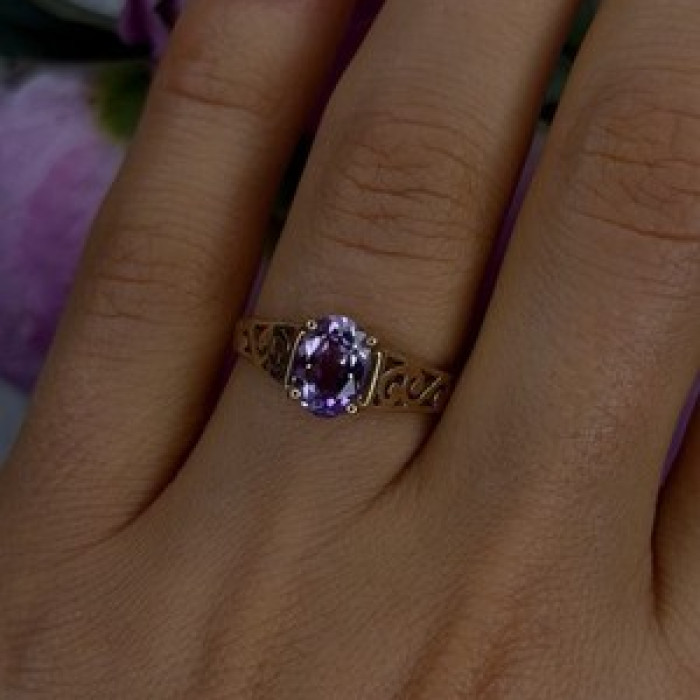 10K Yellow Gold Amethyst Filigree Design Ring Size 7.5
